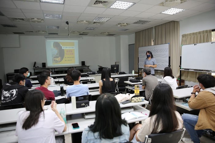 Ｂ-2（工作坊-音像學院）：應音系－【媒體與行銷關係】、【職場經驗分享】