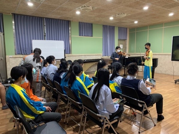 彰化大同國中及彰化成功高中兩校師生，十分感謝本系對音樂教育的深耕與推廣，藉由提供多元升學管道及大師班機會，使當地學生能夠與本系優異師資有所交流，並且為當地學生帶來實際上的能力提升，為當地學生開拓新視野。
