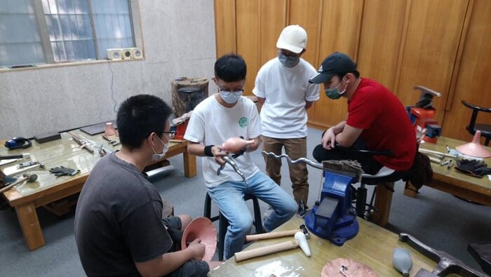 B-2（工作坊-視覺學院）：應用所－金屬鍛敲工作坊 Metal Raising Workshop