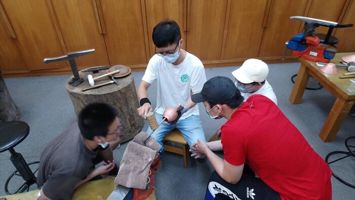 B-2（工作坊-視覺學院）：應用所－金屬鍛敲工作坊 Metal Raising Workshop