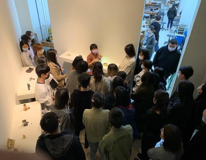 B-2（工作坊-視覺學院）：材質系－金工接力工作坊－寶石鑲嵌、冷接別針、展示燈光