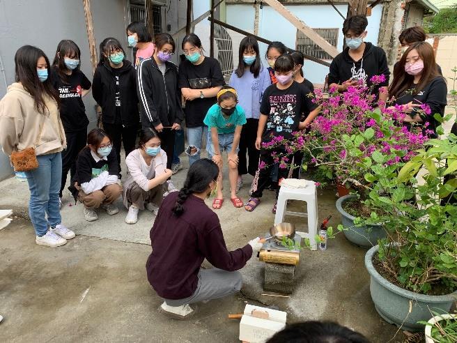J：提升藝術影響力與文化價值創新(材創系：晴耕雨讀–社區與藝術聚落互訪計畫)