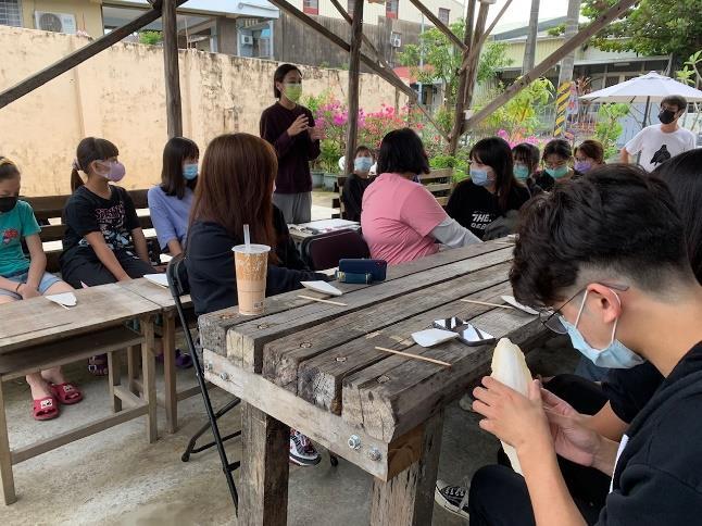 J：提升藝術影響力與文化價值創新(材創系：晴耕雨讀–社區與藝術聚落互訪計畫)