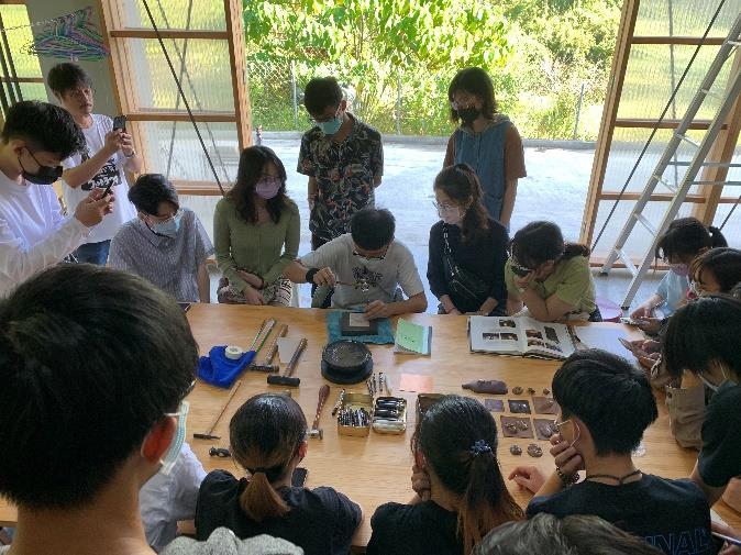 J：提升藝術影響力與文化價值創新(材創系：晴耕雨讀–社區與藝術聚落互訪計畫)